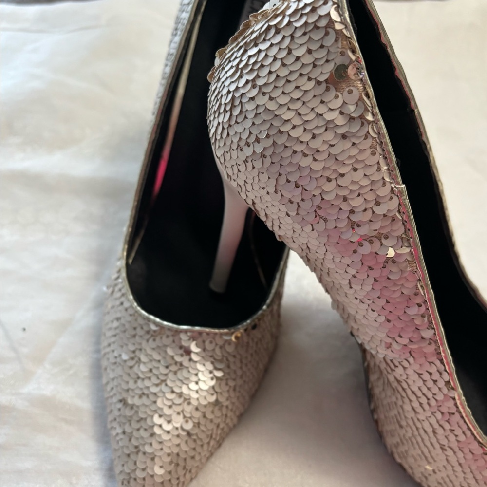 Sequin Pointed-Toe High Heels in Rose Gold